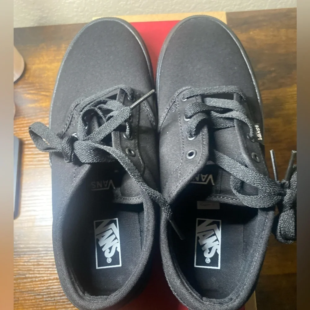 Boys Atwood vans shoes size-5